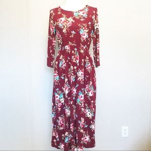 4 for $25 🌈 Maroon Floral Maxi Dress